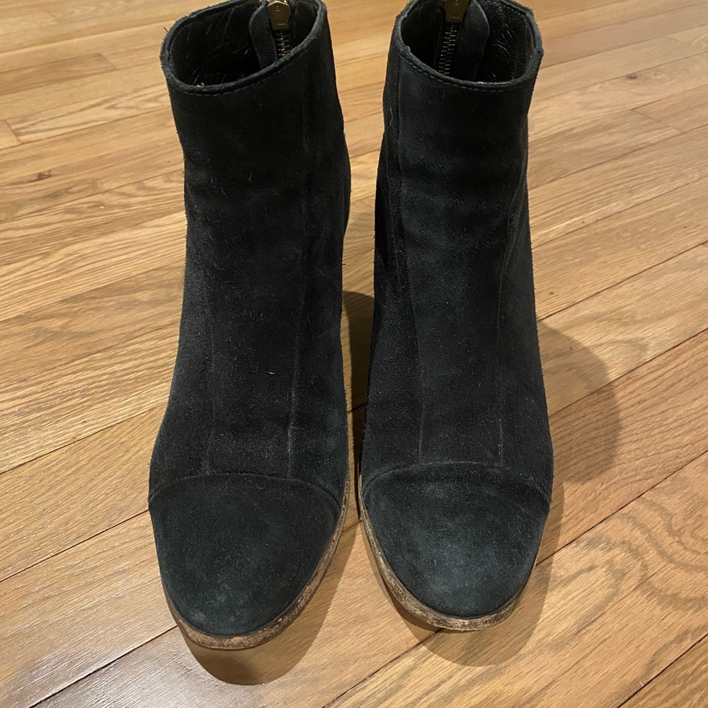Hoss Intropia Black Suede Ankle Block heel ankle Boots Size 38 Comfy - Picture 2 of 8